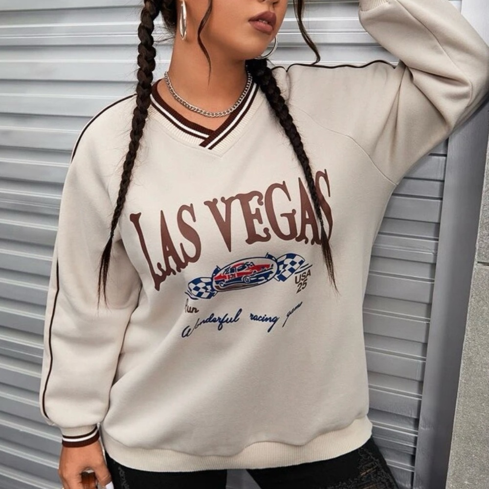 💖5 for $25 bundle deal💖
SHEIN Cream Las Vegas Graphic Pullover